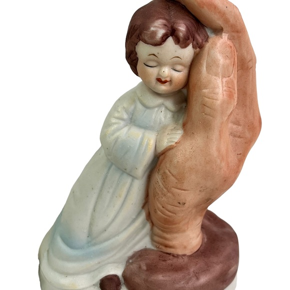 Night Light Child Sleeping in Hand of God Japan Vintage 6.25" Sanmyro Figurine - Picture 5 of 6
